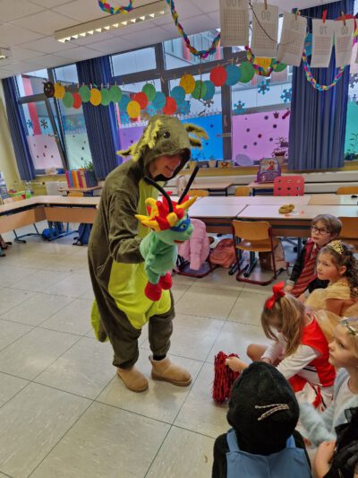 Read more about the article Karnevalsparty an der Schule am Friedrichsborn 