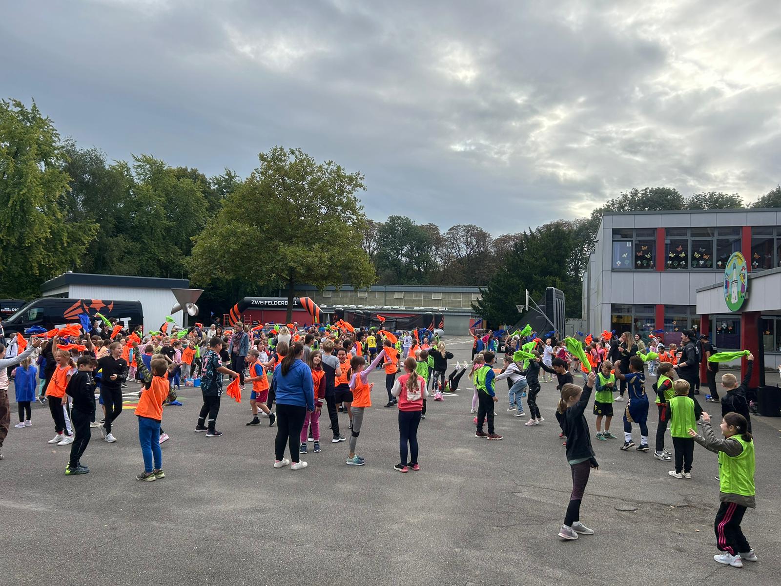 Mehr über den Artikel erfahren Sport und Spaß statt Mathe und Deutsch: Friedrichsbornschüler wetteifern beim Schulsportfest