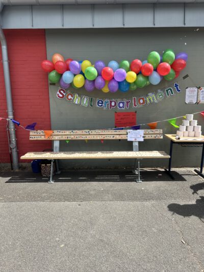 Mehr über den Artikel erfahren Spiele, Sonne, Spaß – Ein voller Erfolg: Das Schulfest an der Grundschule am Friedrichsborn
