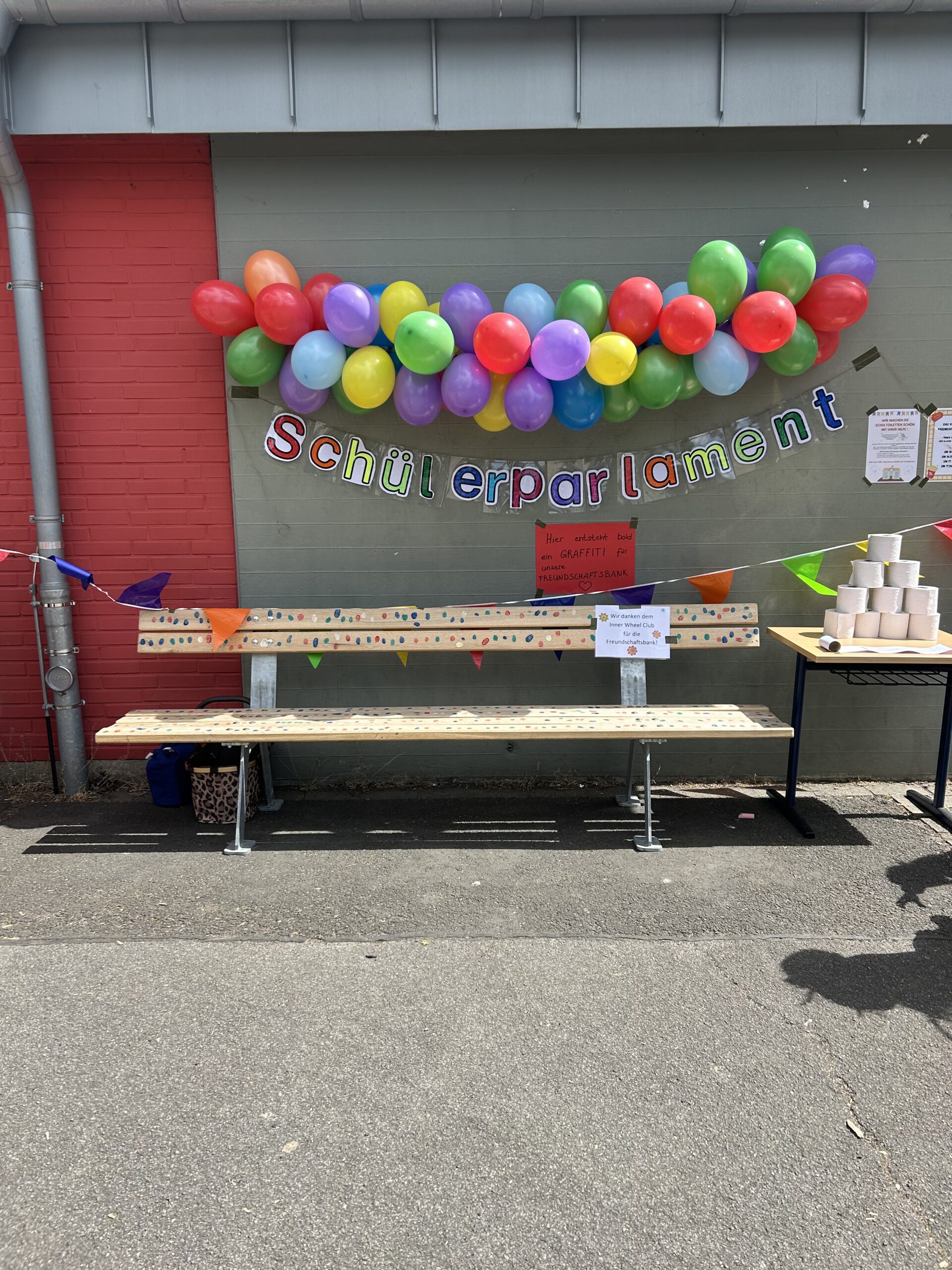 Mehr über den Artikel erfahren Spiele, Sonne, Spaß – Ein voller Erfolg: Das Schulfest an der Grundschule am Friedrichsborn
